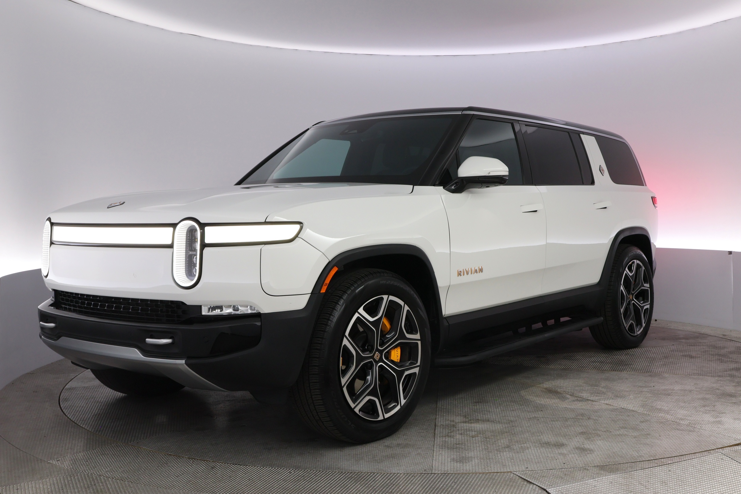 2023 Rivian R1S Adventure Quad-Motor Large Pack's photo