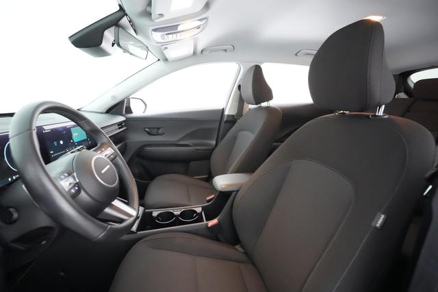2024 Hyundai Kona — photo 2 of 21