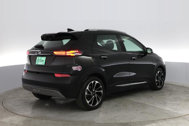 2022 Chevrolet Bolt EUV — photo 2 of 47