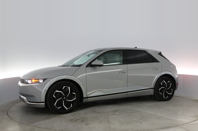 2024 Hyundai IONIQ 5 — photo 10 of 38