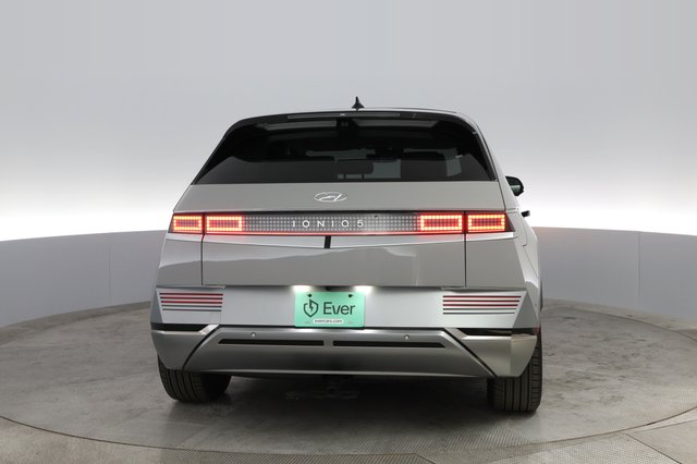 2024 Hyundai IONIQ 5 — photo 8 of 38