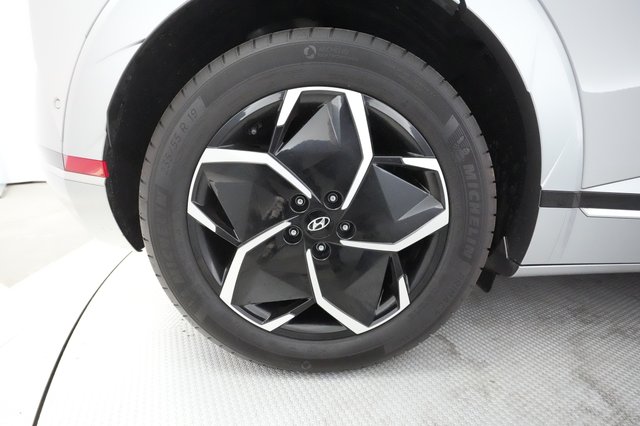 2024 Hyundai IONIQ 5 — photo 14 of 38