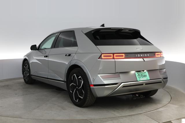 2024 Hyundai IONIQ 5 — photo 9 of 38