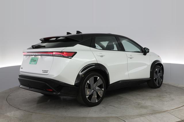 2023 Nissan Ariya — photo 2 of 40