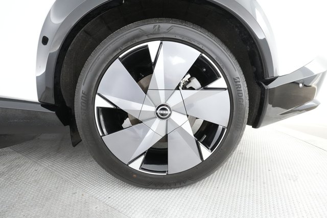2023 Nissan Ariya — photo 13 of 40