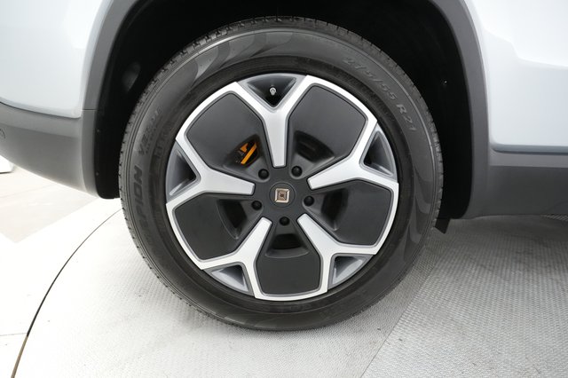 2023 Rivian R1S — photo 14 of 22