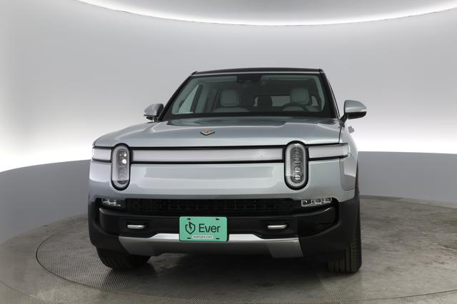 2023 Rivian R1S — photo 8 of 22
