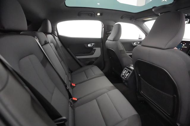 2022 Polestar 2 — photo 4 of 75
