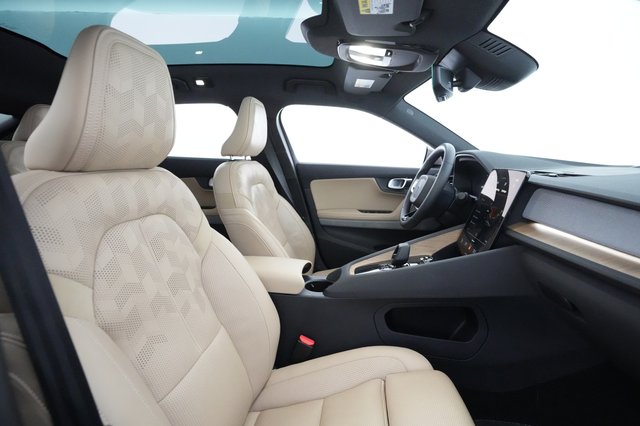 2022 Polestar 2 — photo 17 of 37