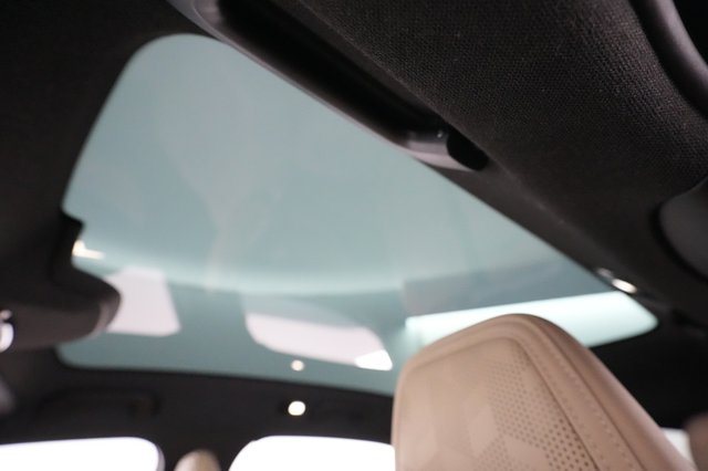 2022 Polestar 2 — photo 18 of 37