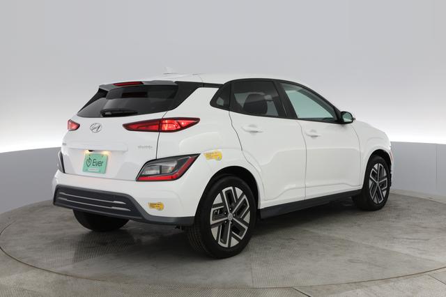2022 Hyundai Kona — photo 2 of 22