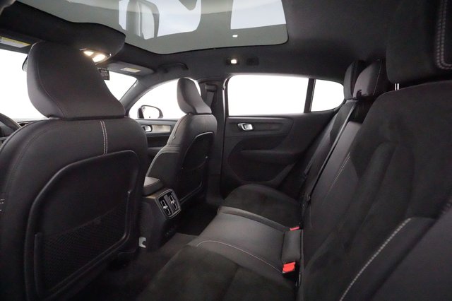2022 Volvo C40 Recharge — photo 17 of 21