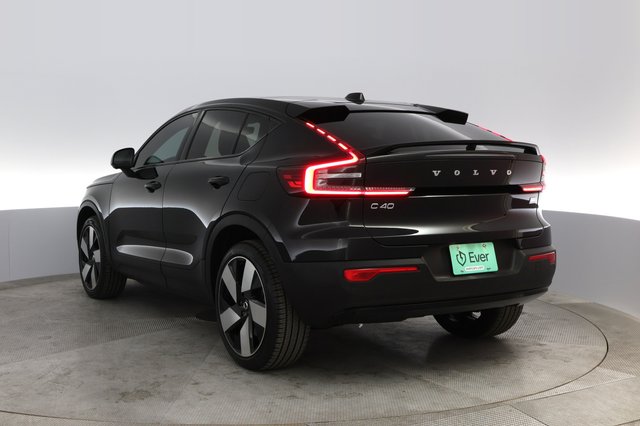 2022 Volvo C40 Recharge — photo 8 of 21