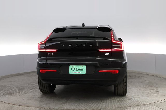 2022 Volvo C40 Recharge — photo 9 of 21