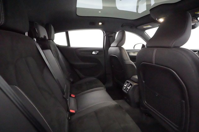 2022 Volvo C40 Recharge — photo 4 of 21