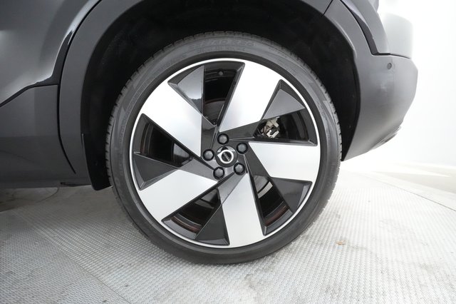 2022 Volvo C40 Recharge — photo 16 of 21