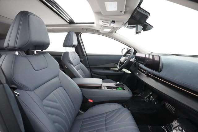 2023 Nissan Ariya — photo 17 of 20
