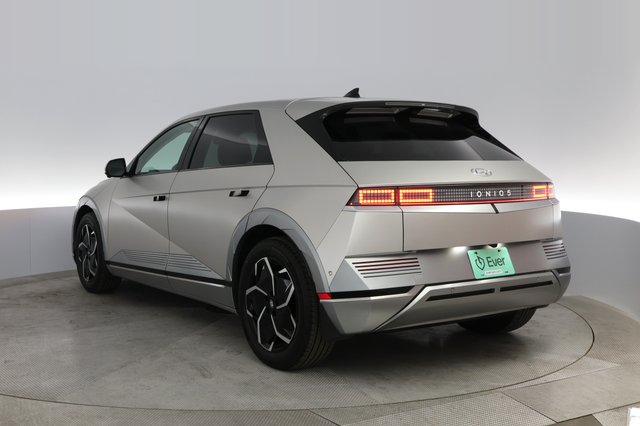 2024 Hyundai IONIQ 5 — photo 9 of 21