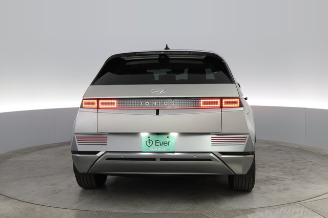 2024 Hyundai IONIQ 5 — photo 8 of 21