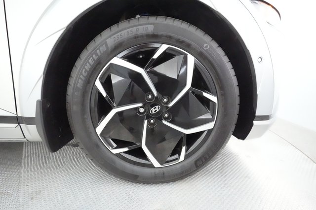2024 Hyundai IONIQ 5 — photo 14 of 21