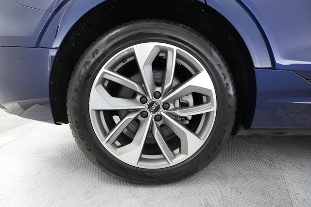 2021 Audi e-tron — photo 17 of 22