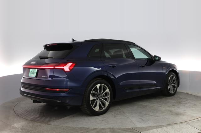 2021 Audi e-tron — photo 2 of 22