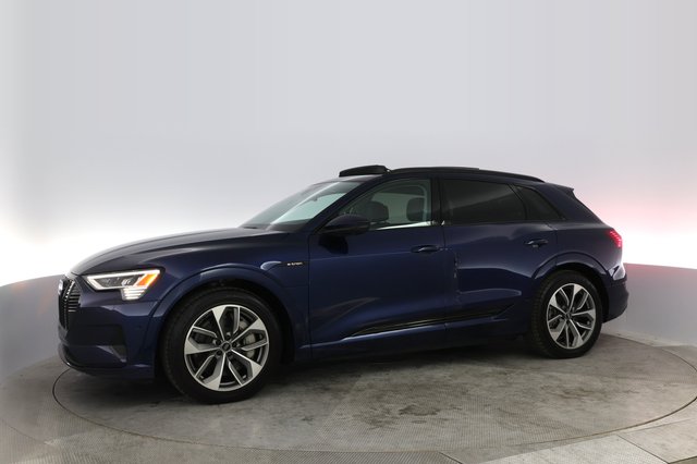 2021 Audi e-tron — photo 10 of 22