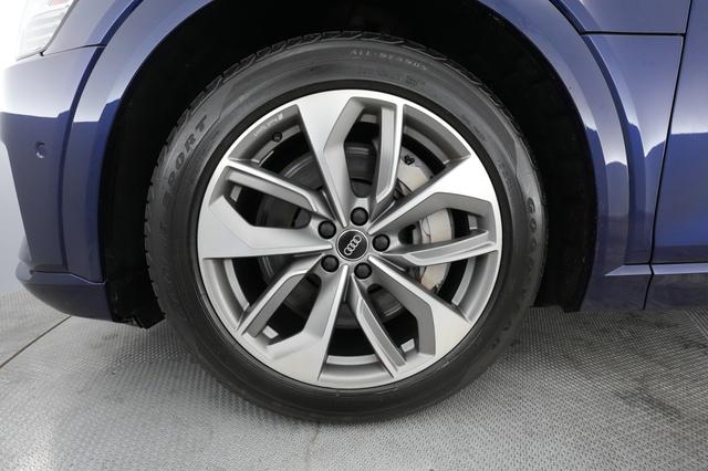 2021 Audi e-tron — photo 7 of 22