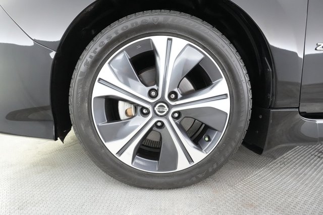 2018 Nissan LEAF — photo 7 of 23