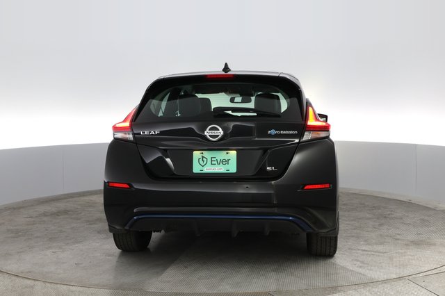 2018 Nissan LEAF — photo 9 of 23