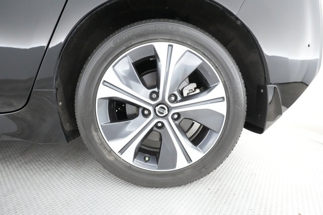 2018 Nissan LEAF — photo 15 of 23