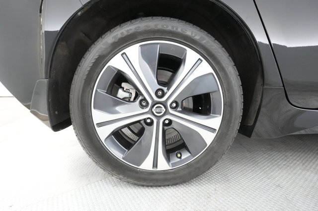 2018 Nissan LEAF — photo 16 of 23