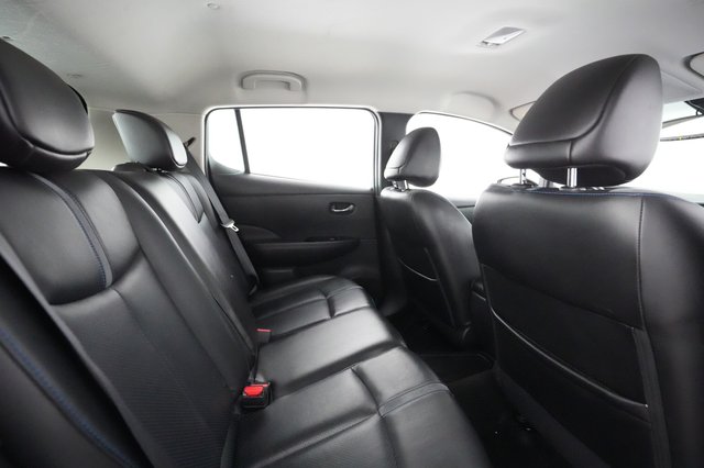 2018 Nissan LEAF — photo 4 of 23