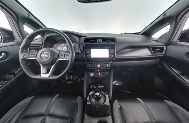 2018 Nissan LEAF — photo 20 of 23