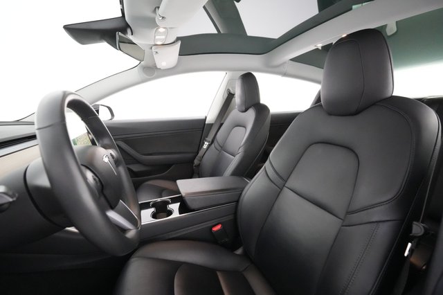 2018 Tesla Model 3 — photo 15 of 51