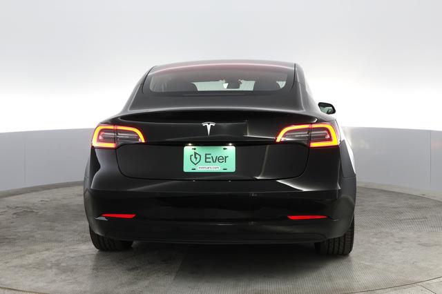 2018 Tesla Model 3 — photo 8 of 51