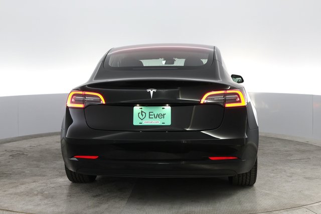 2018 Tesla Model 3 — photo 8 of 51