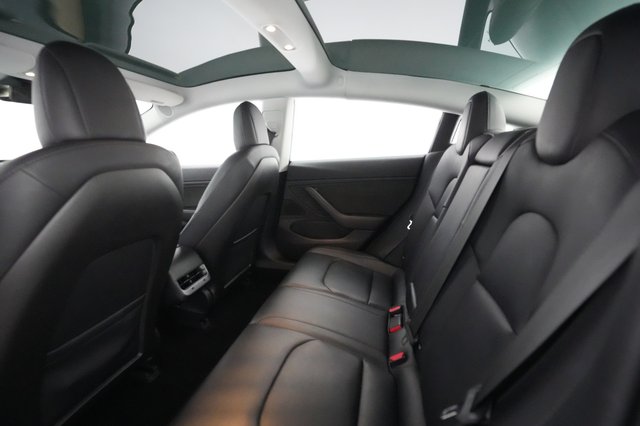 2018 Tesla Model 3 — photo 16 of 51