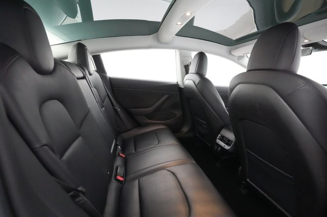 2018 Tesla Model 3 — photo 3 of 51