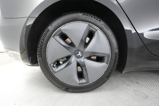 2018 Tesla Model 3 — photo 14 of 51