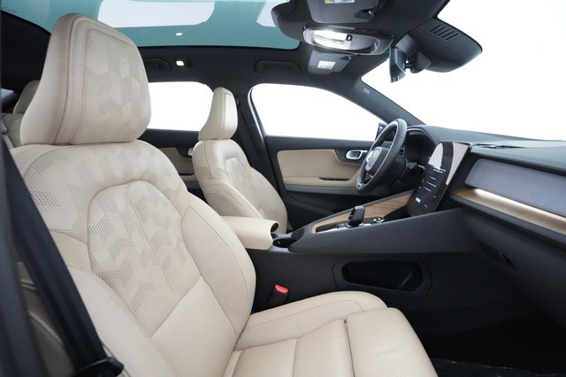 2022 Polestar 2 — photo 17 of 50