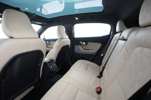 2022 Polestar 2 — photo 16 of 36