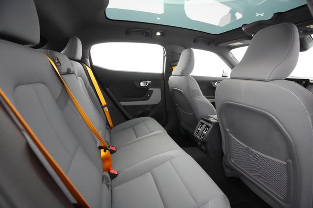 2022 Polestar 2 — photo 3 of 37