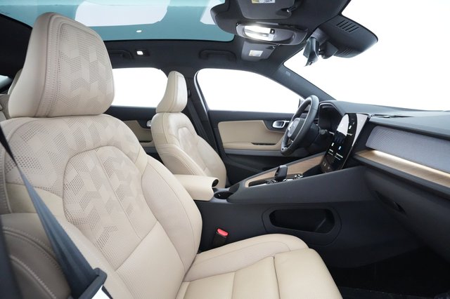 2022 Polestar 2 — photo 17 of 20