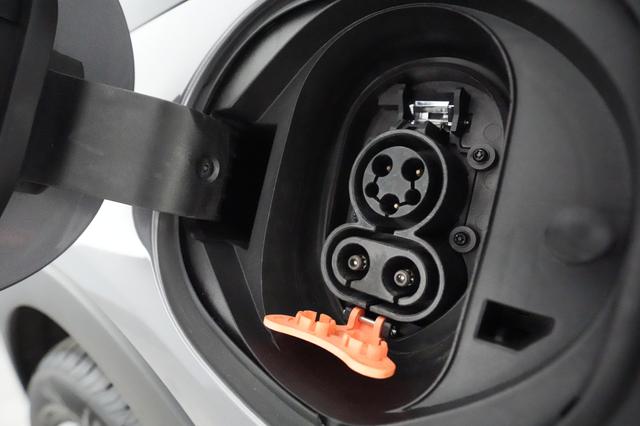 2023 Chevrolet Bolt EV — photo 8 of 23