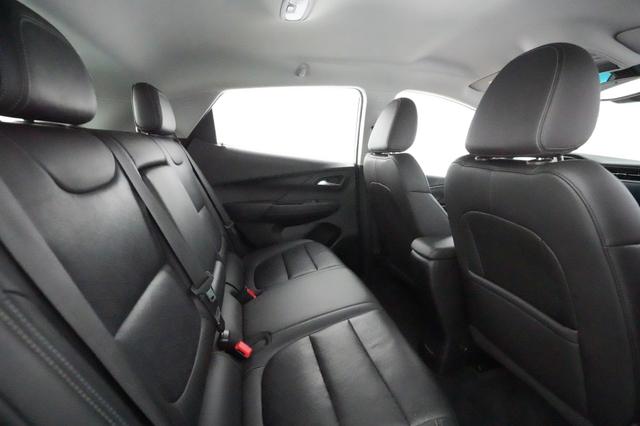 2023 Chevrolet Bolt EV — photo 4 of 23