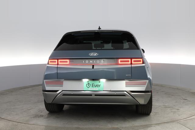 2022 Hyundai IONIQ 5 — photo 10 of 24