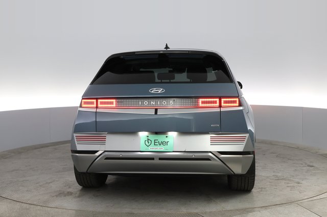 2022 Hyundai IONIQ 5 — photo 10 of 24
