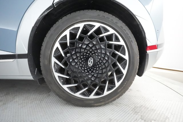 2022 Hyundai IONIQ 5 — photo 17 of 24
