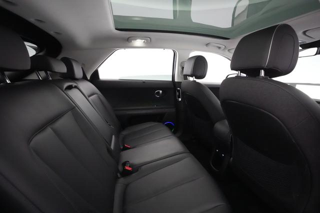 2022 Hyundai IONIQ 5 — photo 4 of 24